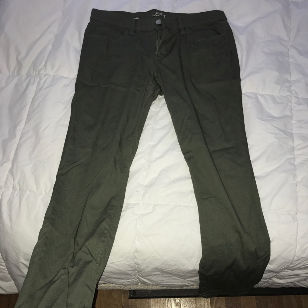Ann Taylor LOFT Olive Skinny Pants 27/4- 29 inseam